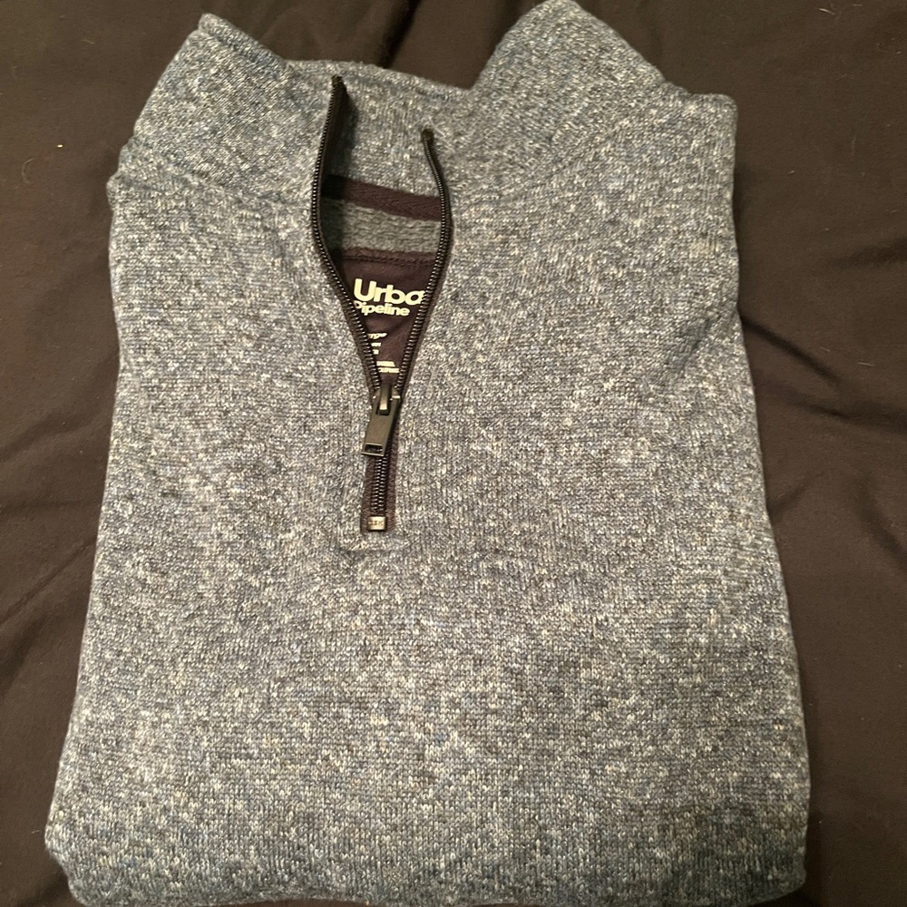 Boys Urban Pipeline XL EUC Long Sleeved pull-over.